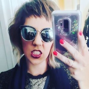 Meet your Posher, Danielle